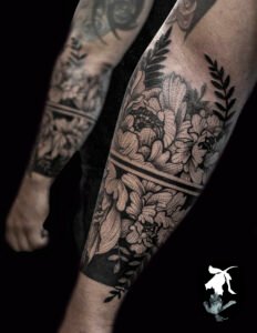 tattoo flores brazo hombre